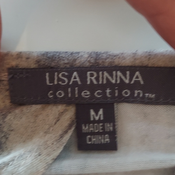 LISA RINNA TOP - Picture 9 of 9